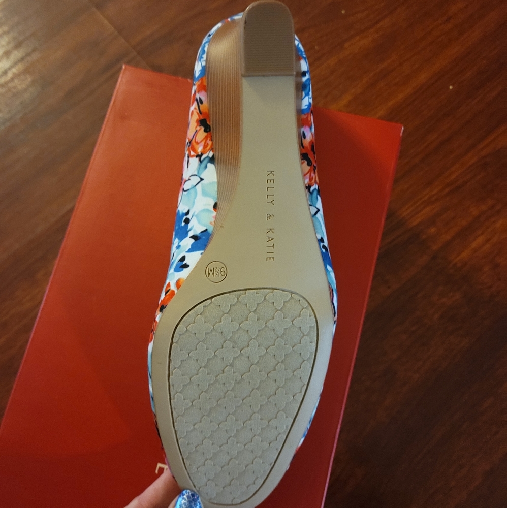 Kelly and Katie floral wedge 9.5 - Picture 3 of 7